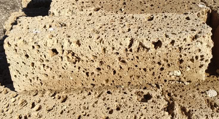 pietra di tufo vulcanico da costruzione